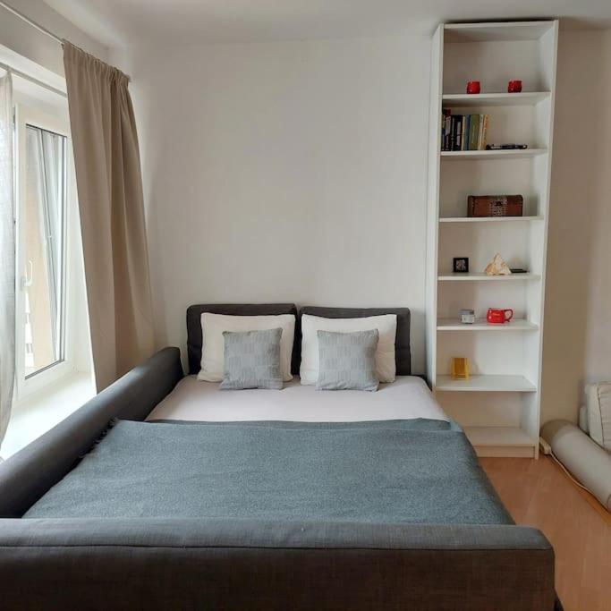 Centrum Studio Apartment With The Self-Check-In Братислава Экстерьер фото